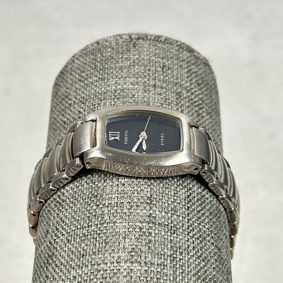 Fossil Watch Womens 20mm Blue Dial Steel Silver Tone 6.5\